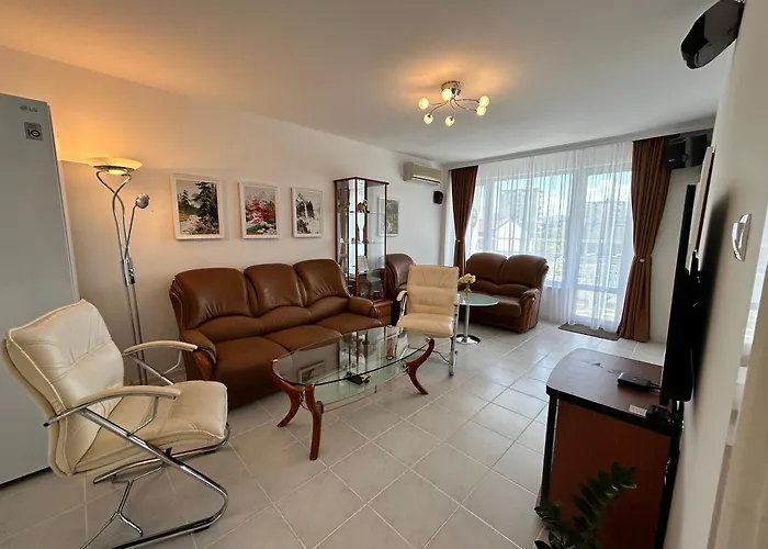 Lejlighed Mirrart House - просторен луксозен - 3 спални - 2 бани - център *