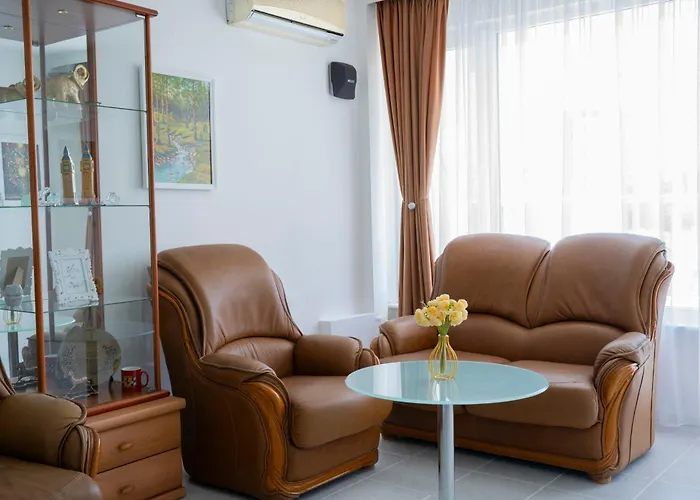 Mirrart House - просторен луксозен - 3 спални - 2 бани - център Lejlighed