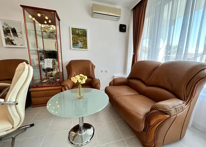 Mirrart House - просторен луксозен - 3 спални - 2 бани - център Lejlighed