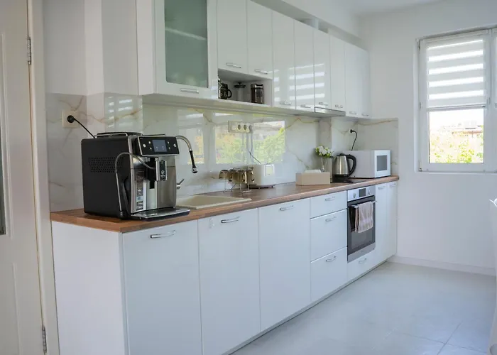 Mirrart House - просторен луксозен - 3 спални - 2 бани - център Lejlighed *