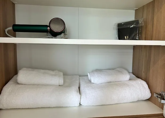 Lejlighed Mirrart House - просторен луксозен - 3 спални - 2 бани - център