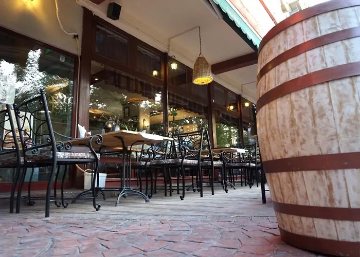 Lejlighed Mirrart House - просторен луксозен - 3 спални - 2 бани - център *