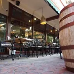 아파트 Mirrart House - просторен луксозен - 3 спални - 2 бани - център *