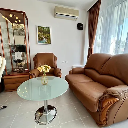 Mirrart House - просторен луксозен - 3 спални - 2 бани - център Апартамент
