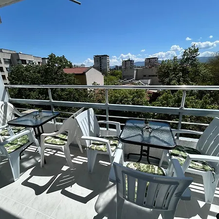 Mirrart House - просторен луксозен - 3 спални - 2 бани - център * Plowdiw