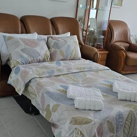 Apartmán Mirrart House - просторен луксозен - 3 спални - 2 бани - център